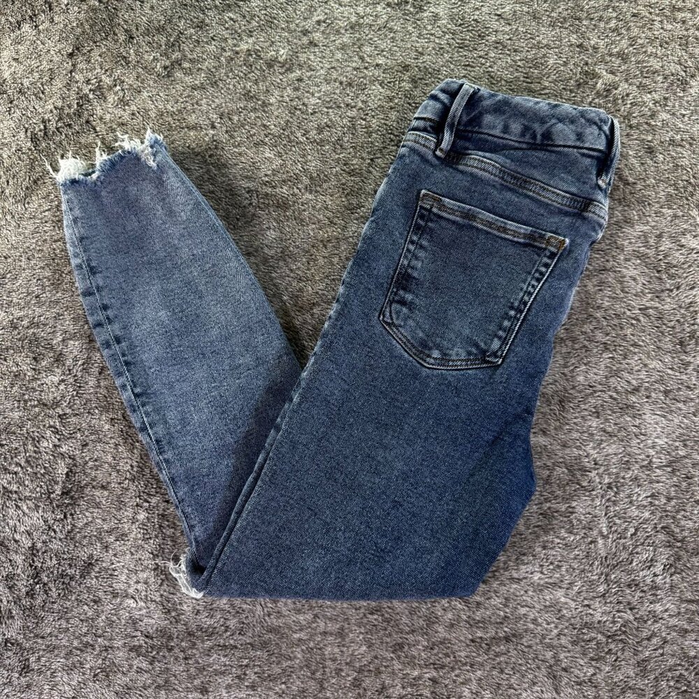 Good American Good Waist Crop Chew Hem Distressed Skinny Sz 8/29